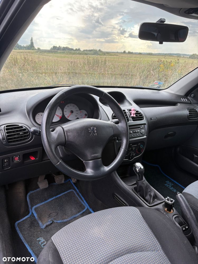Peugeot 206 - 8