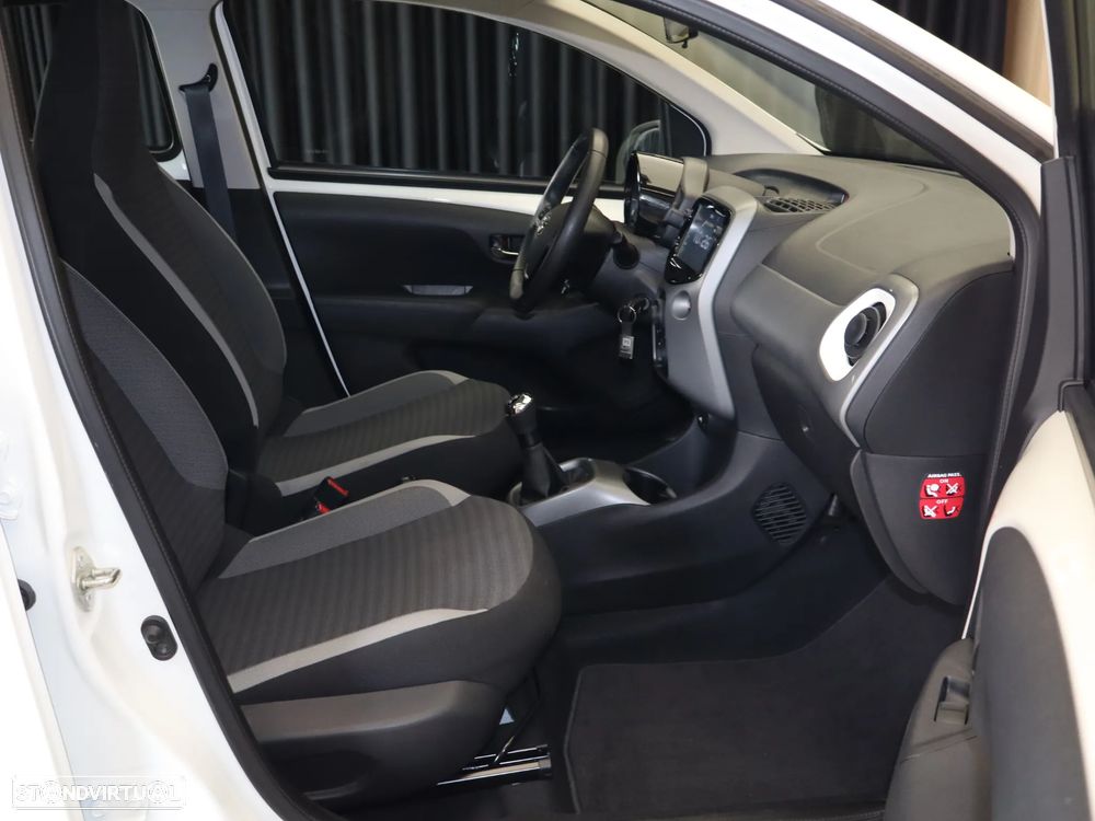 Toyota Aygo 1.0 X-Play - 17