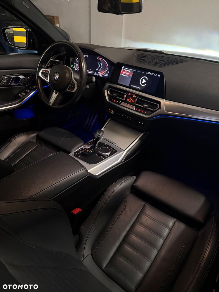 BMW Seria 3 330i xDrive M Sport - 12