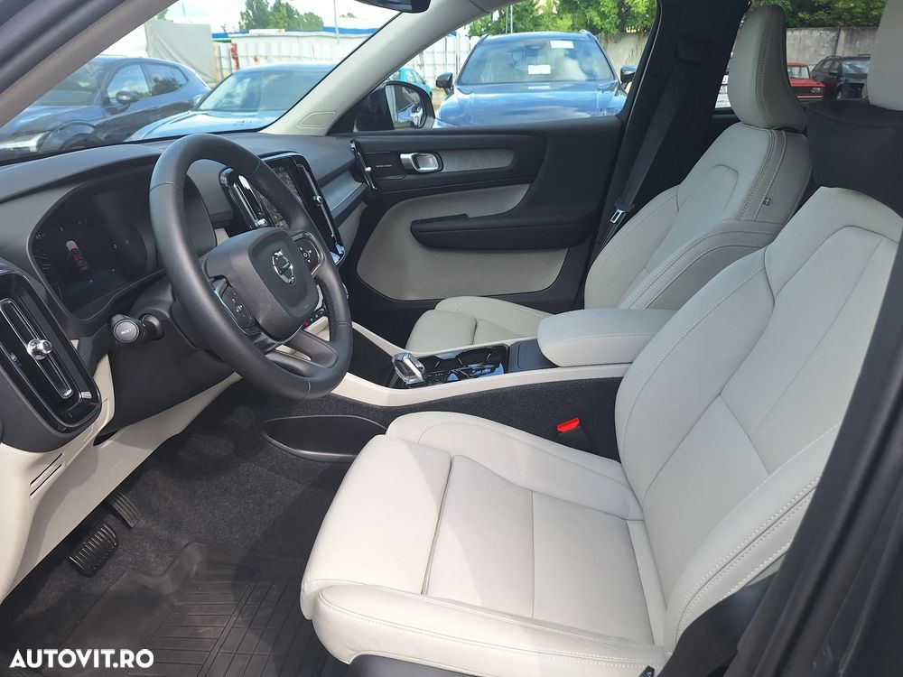 Volvo XC 40 B3 AT FWD MHEV Plus Dark - 17