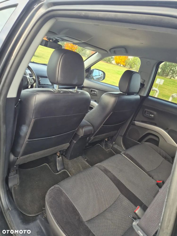 Mitsubishi Outlander 2.0 Intense + 2WD CVT - 12