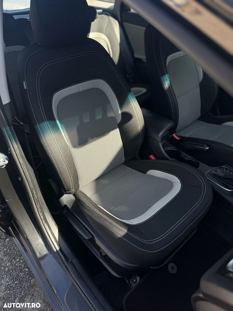 Kia Ceed - 36