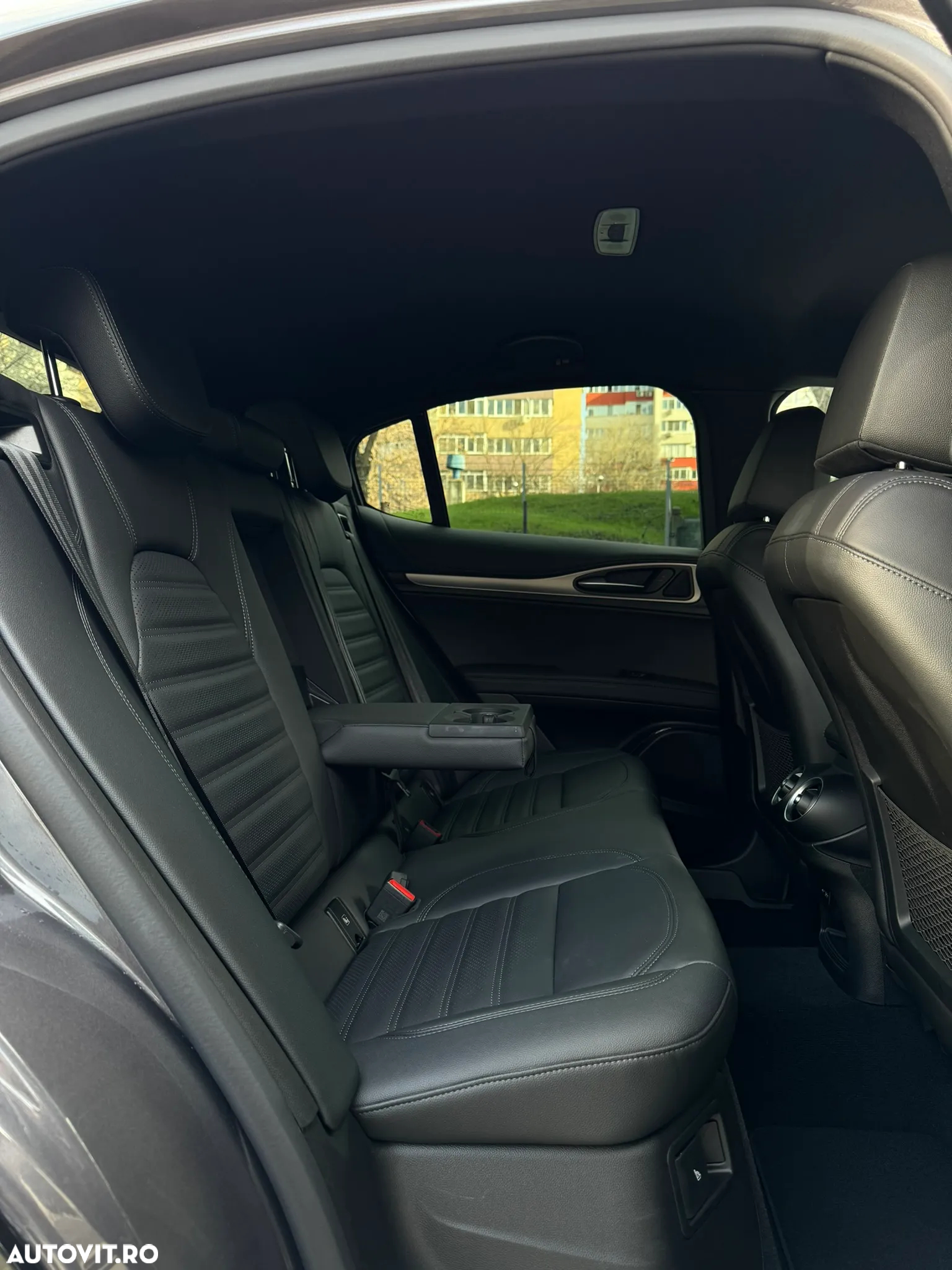 Alfa Romeo Stelvio 2.0 Turbo AWD AT8 Veloce - 15