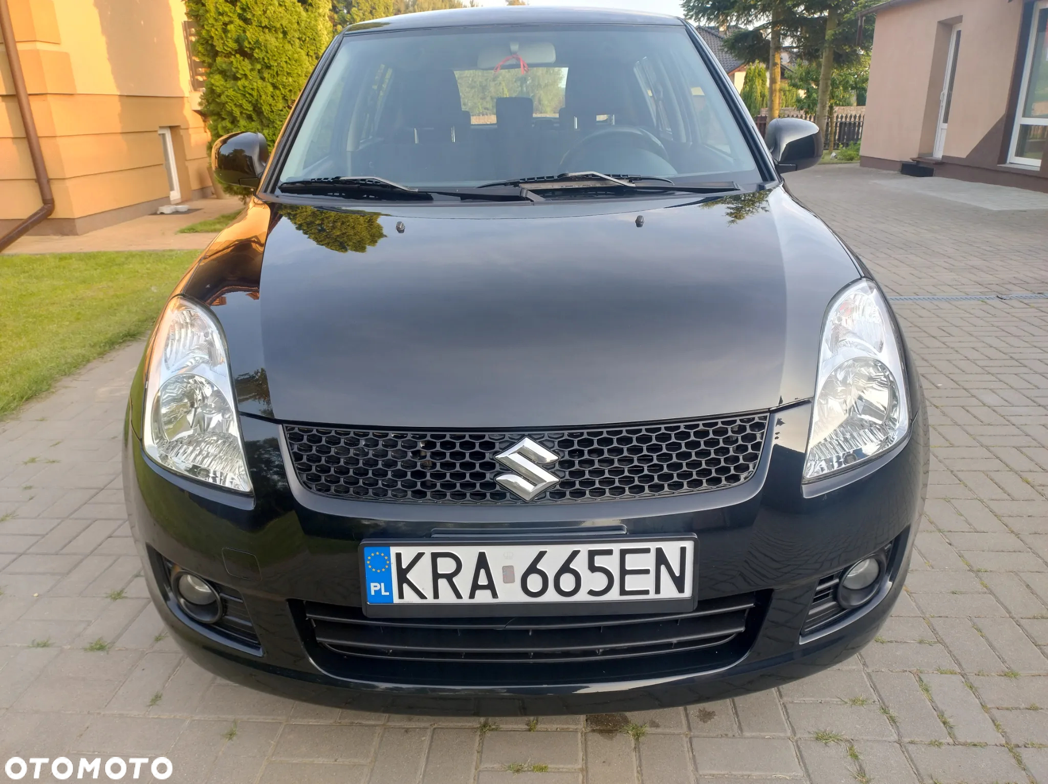 Suzuki Swift 1.3 Black and White - 18