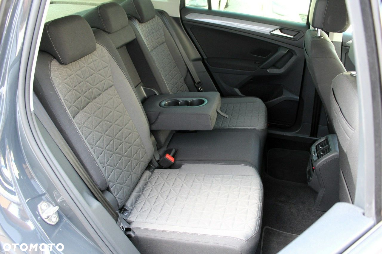 Volkswagen Tiguan - 11