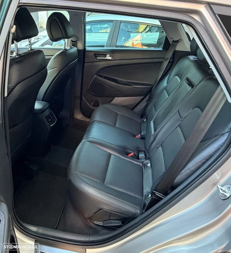 Hyundai Tucson 1.7 CRDi Executive - 25
