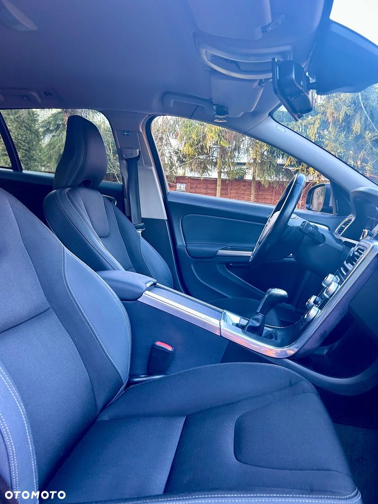 Volvo V60 D4 Drive-E Momentum - 8