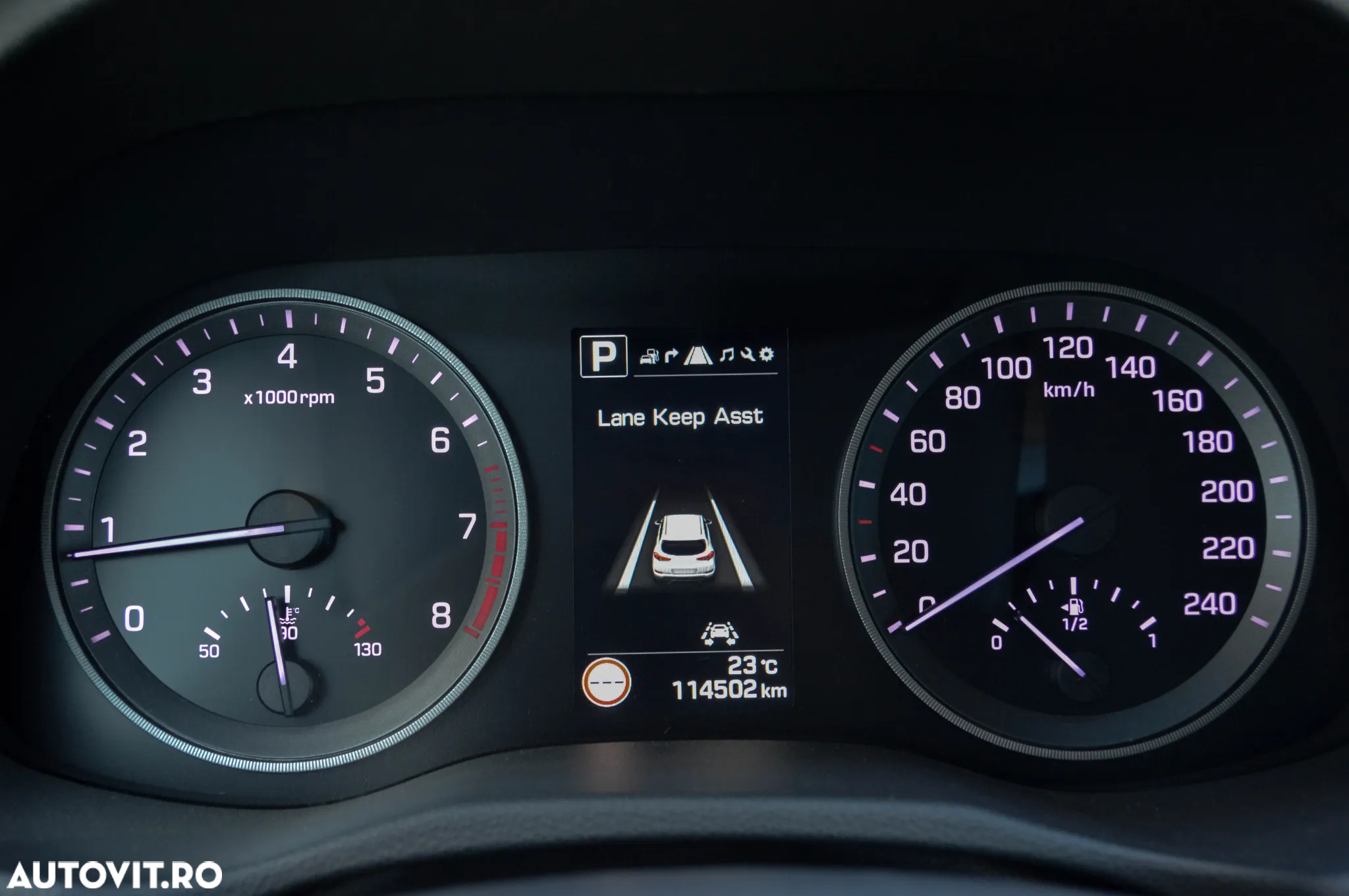 Hyundai Tucson 1.6 GDI 4WD DCT Premium - 11