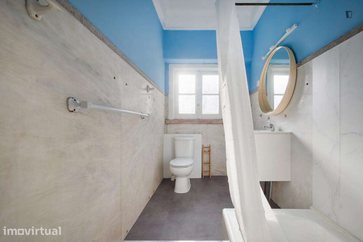Quarto - localizado em Marquês de Pombal Lisbon - Grande imagem: 2/51