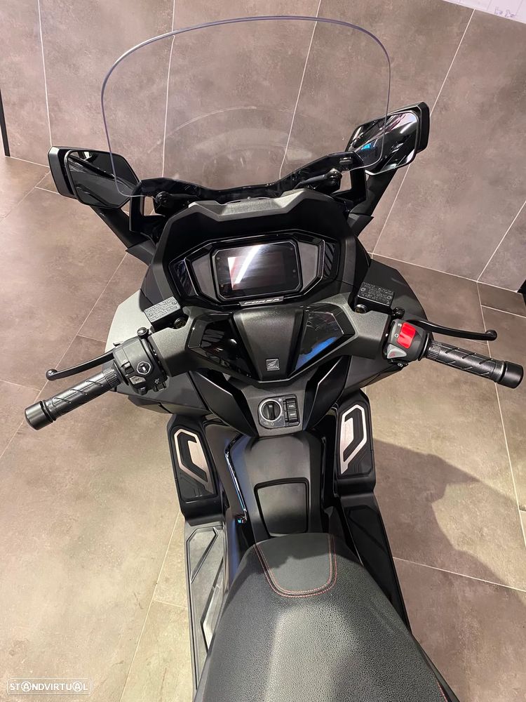 Honda Forza 350 Special Edition - 7