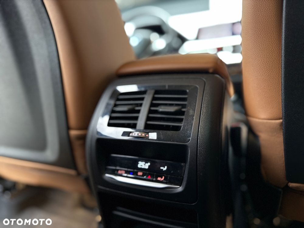 BMW X3 xDrive30e - 37