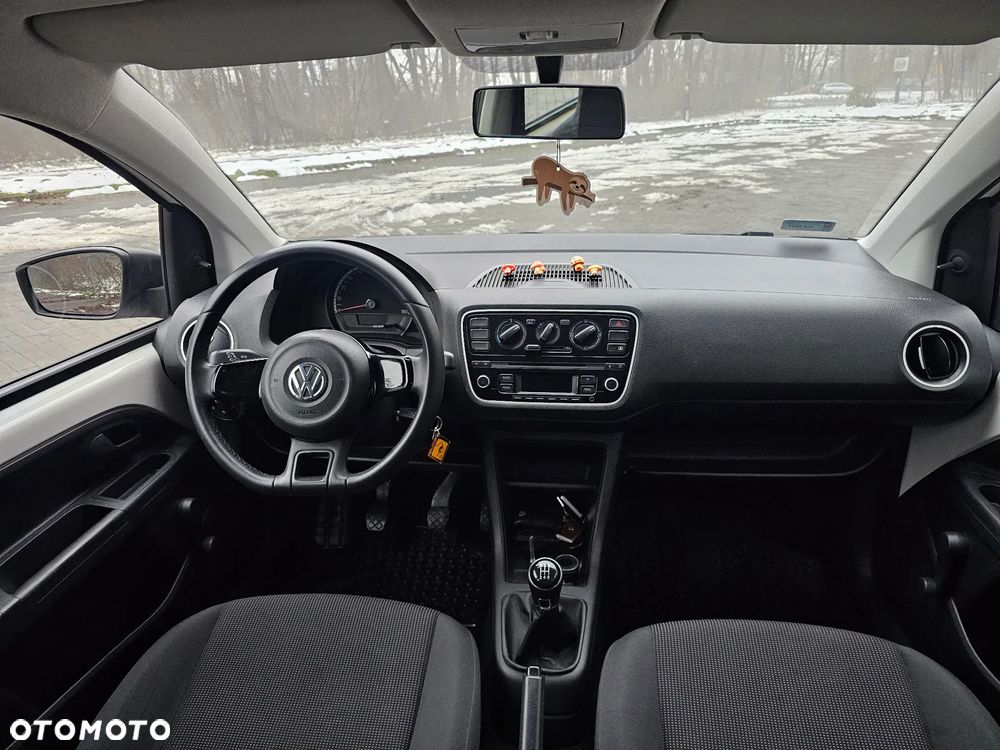 Volkswagen up! white - 17