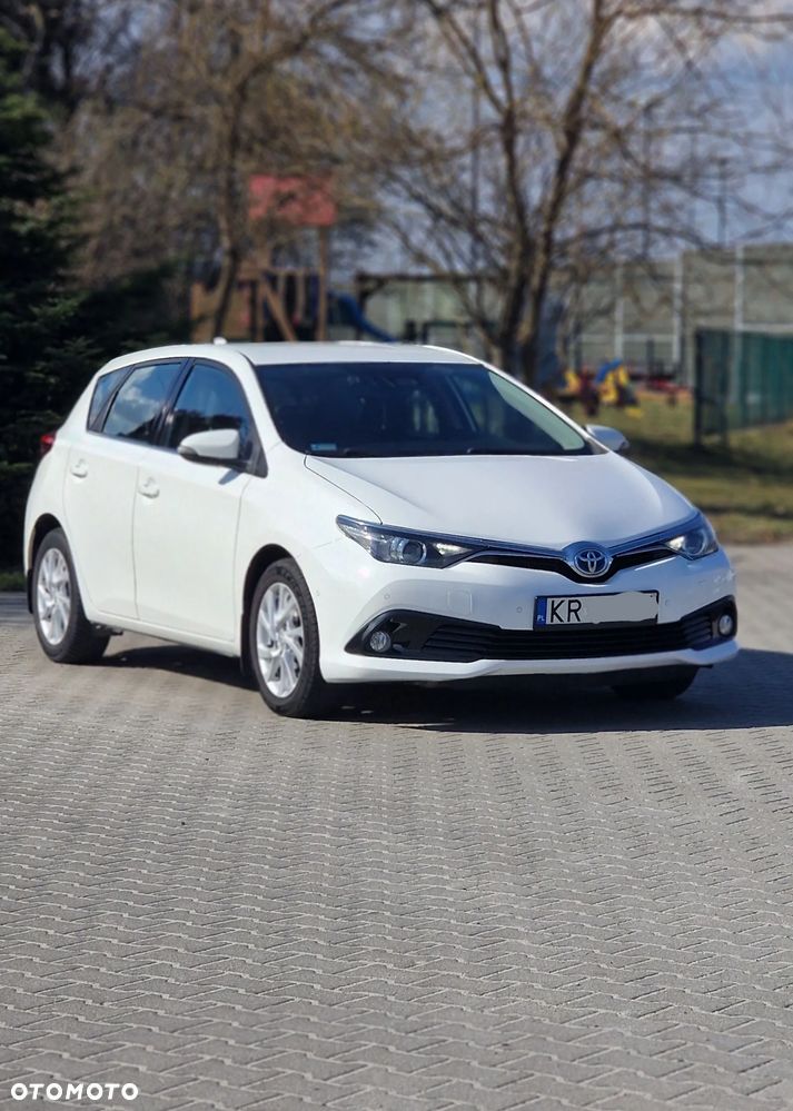 Toyota Auris Hybrid 135 Premium - 2