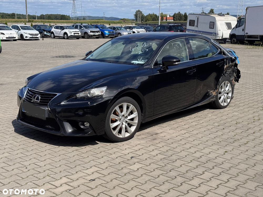 Lexus IS - 10