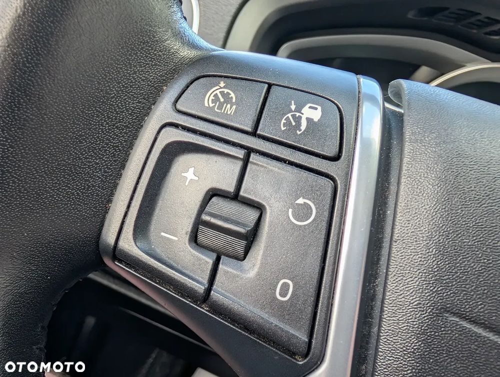 Volvo V40 D3 Drive-E Ocean Race - 23