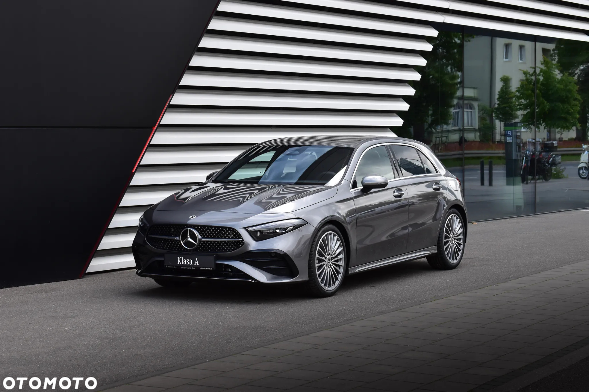 Mercedes-Benz Klasa A 180 7G-DCT AMG Line - 4