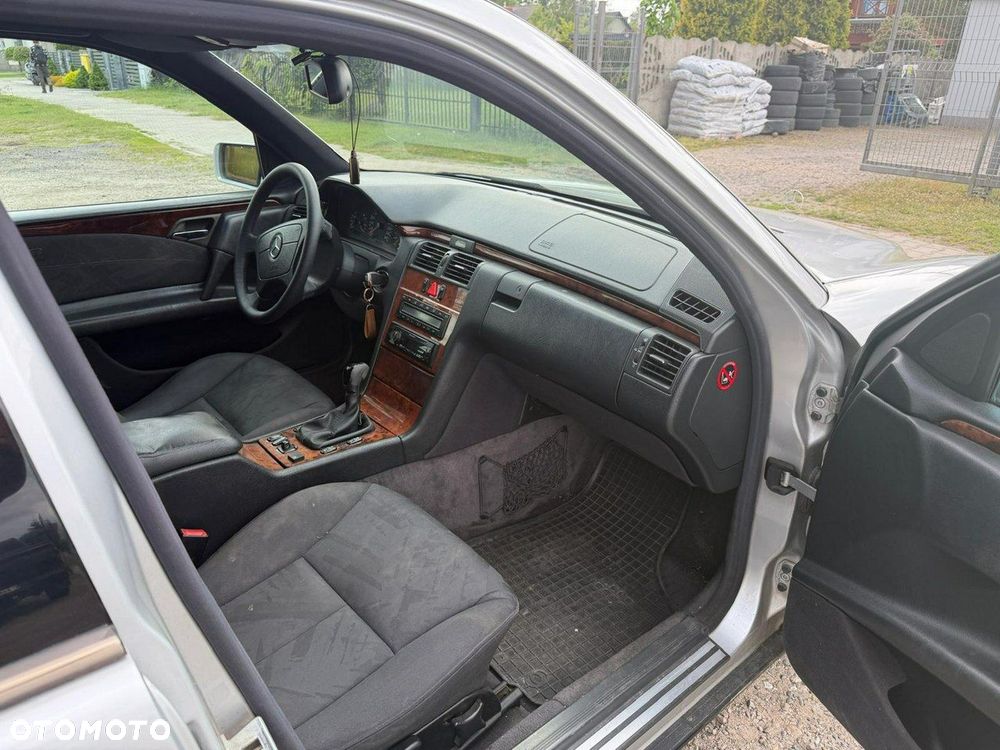 Mercedes-Benz Klasa E 200 Kompressor Elegance - 15