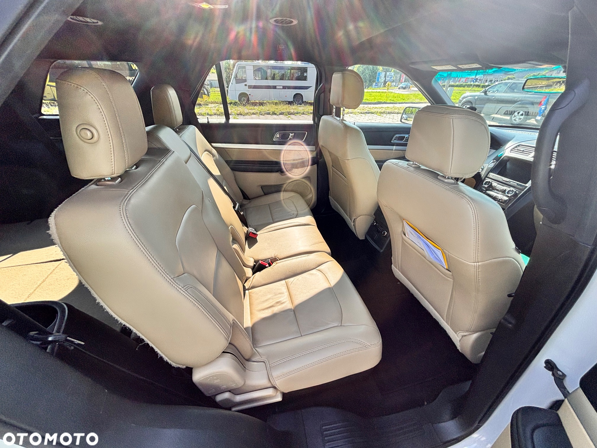 Ford Explorer - 10