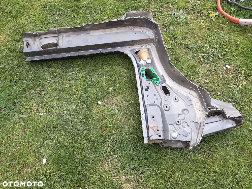 Lexus CT słupek próg prawy - 3
