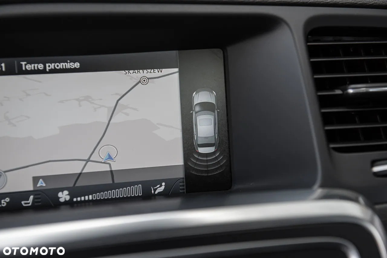 Volvo S60 D3 R-Design - 21