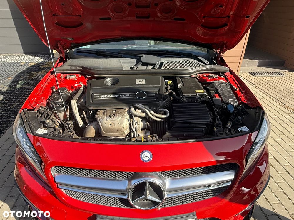 Mercedes-Benz GLA - 11