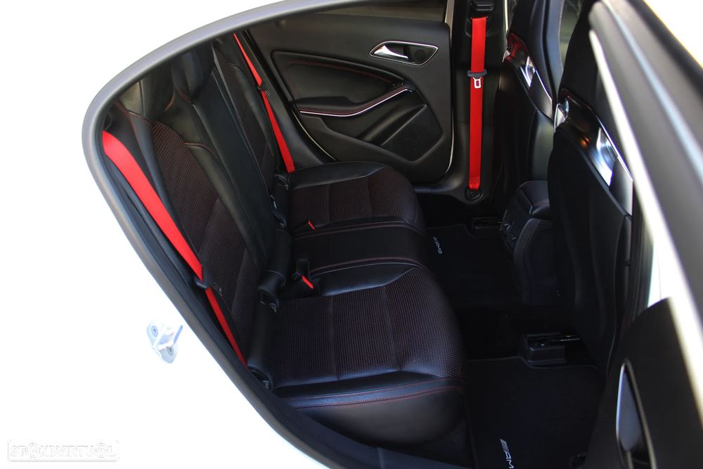 Mercedes-Benz A 45 AMG 4Matic Speedshift 7G-DCT - 27