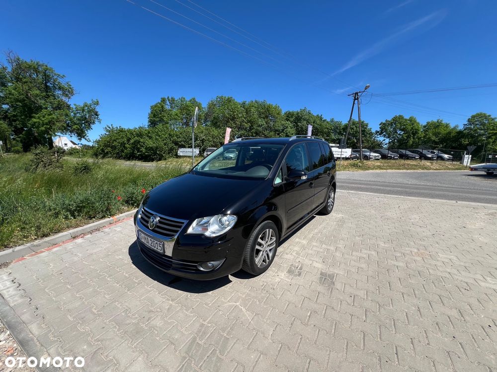 Volkswagen Touran - 1