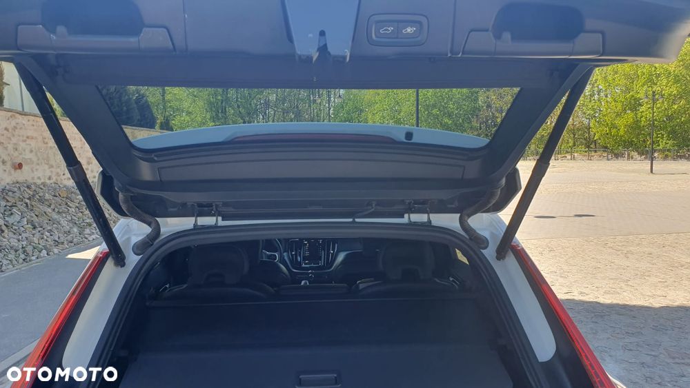 Volvo XC 60 T8 Plug-In Hybrid AWD Polestar Engineered - 12