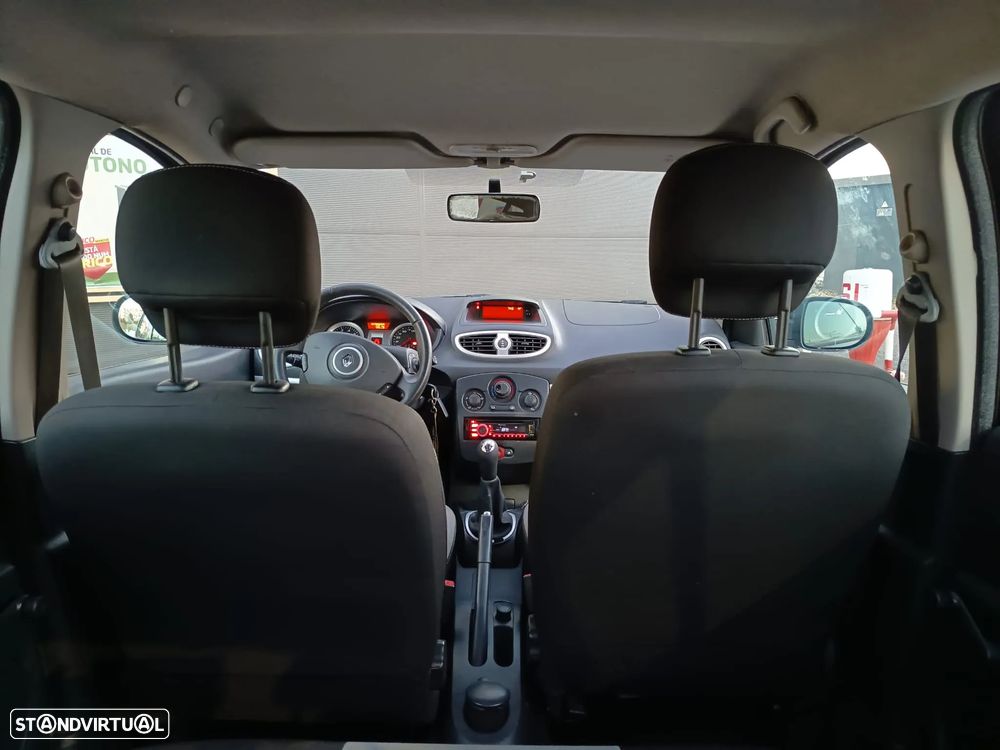 Renault Clio 1.2 16V Dynamique S - 11