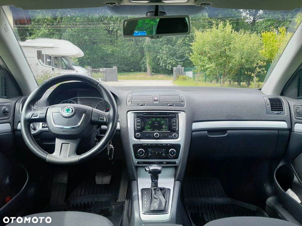 Skoda Octavia 2.0 TDI DSG Elegance - 10