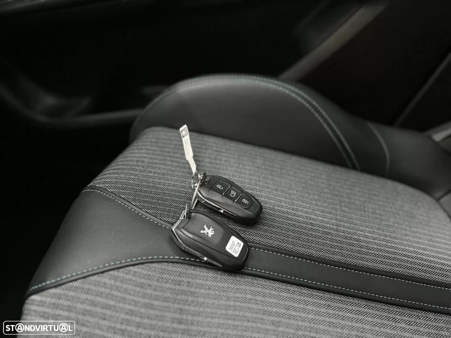 Peugeot 3008 1.2 PureTech Allure Pack EAT8 - 38