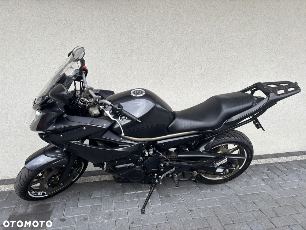 Yamaha XJ - 6