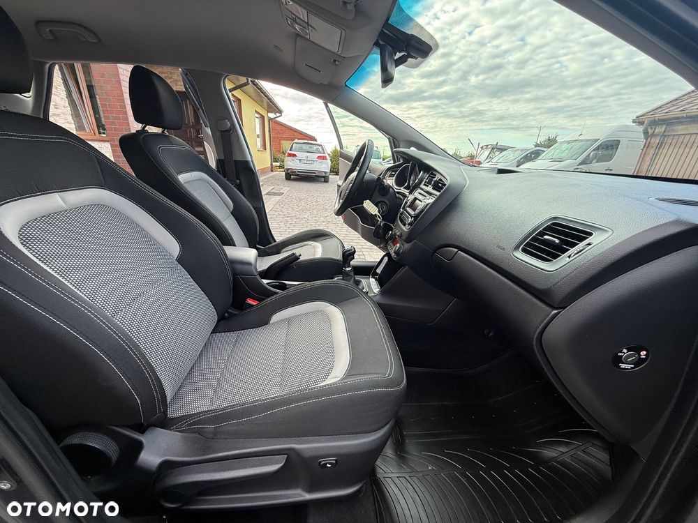 Kia Ceed - 14