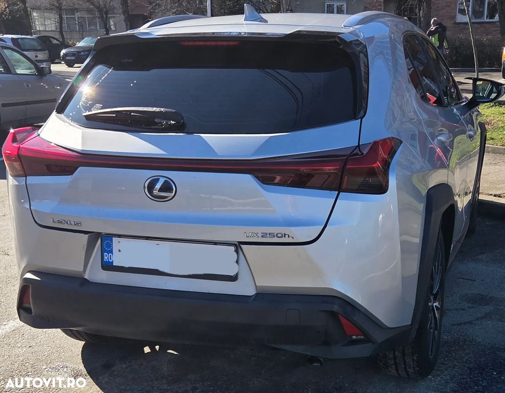 Lexus UX 250h FWD Business - 2
