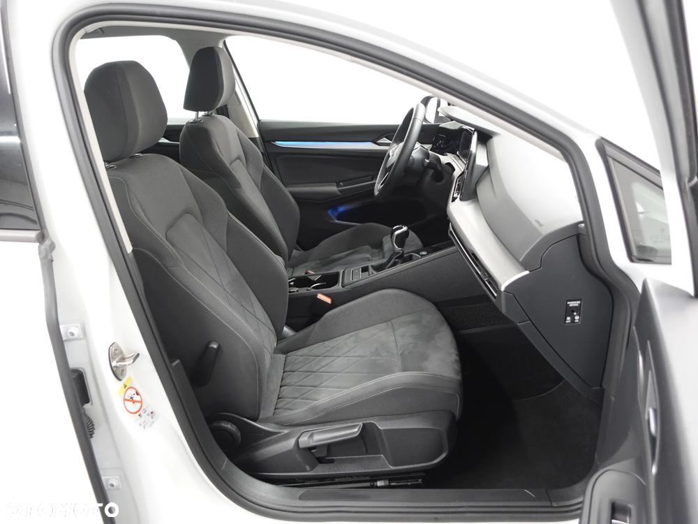 Volkswagen Golf - 24