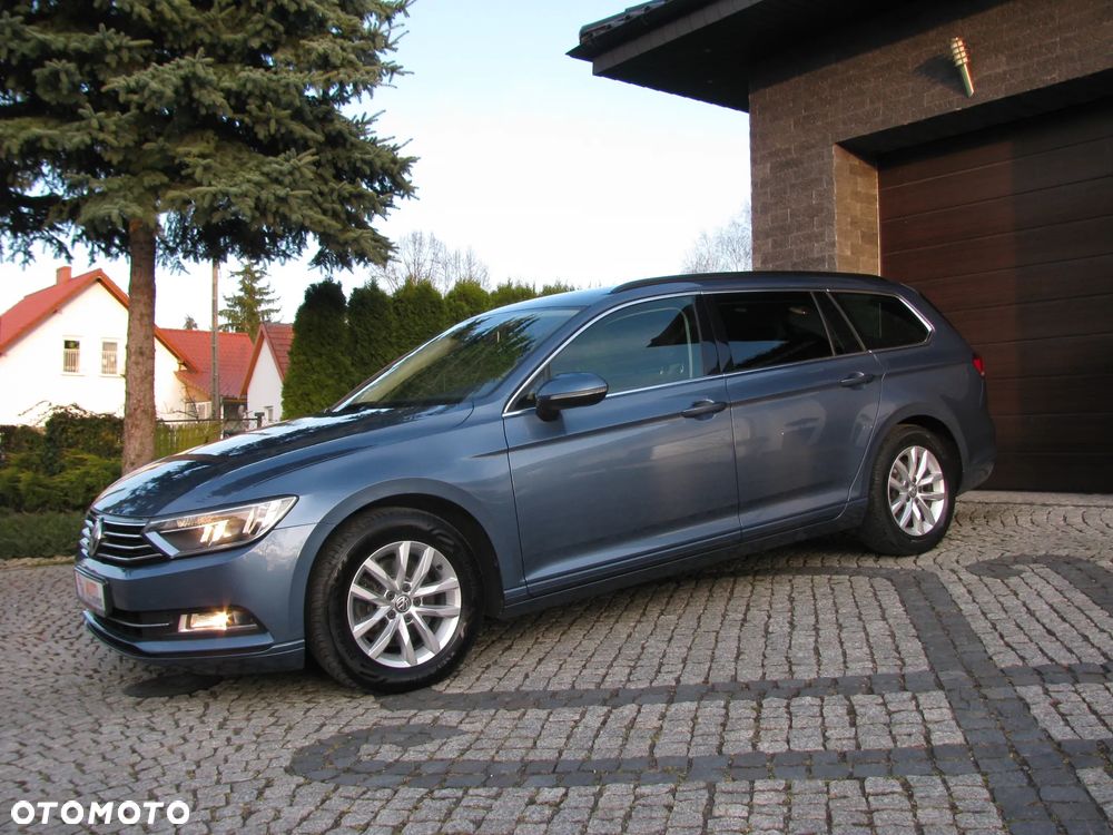 Volkswagen Passat 2.0 TDI SCR DSG Comfortline - 4