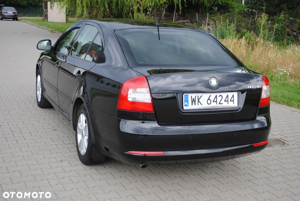 Skoda Octavia 1.6 Elegance - 32
