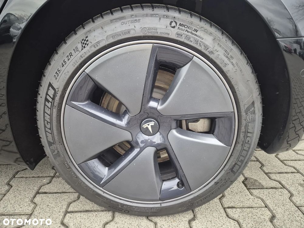 Tesla Model 3 Long Range AWD - 17