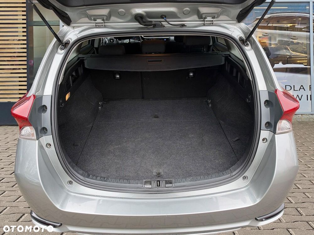 Toyota Auris 1.6 Premium Comfort - 26