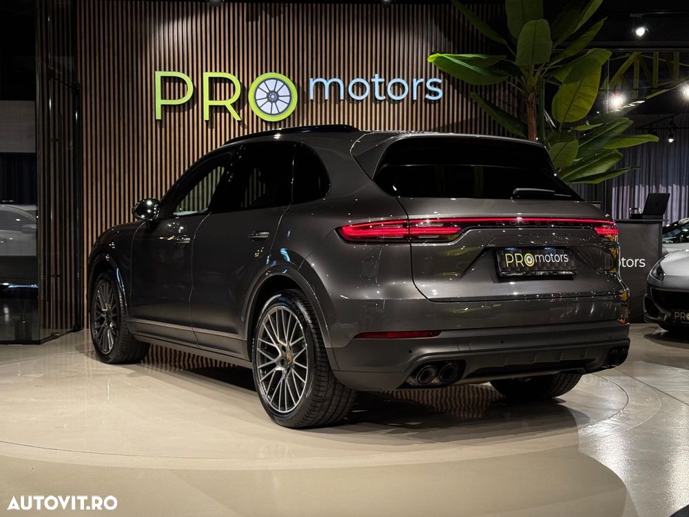 Porsche Cayenne Standard - 3