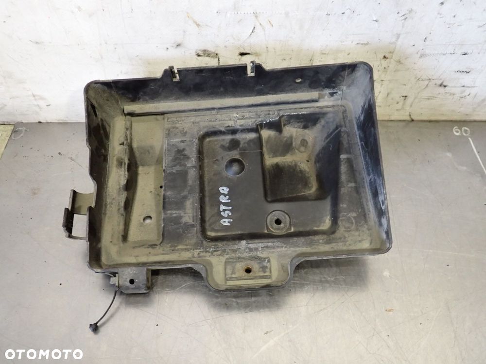 PODSTAWA AKUMULATORA OPEL ASTRA-G-CARAVAN 1.7 24449812 - 1
