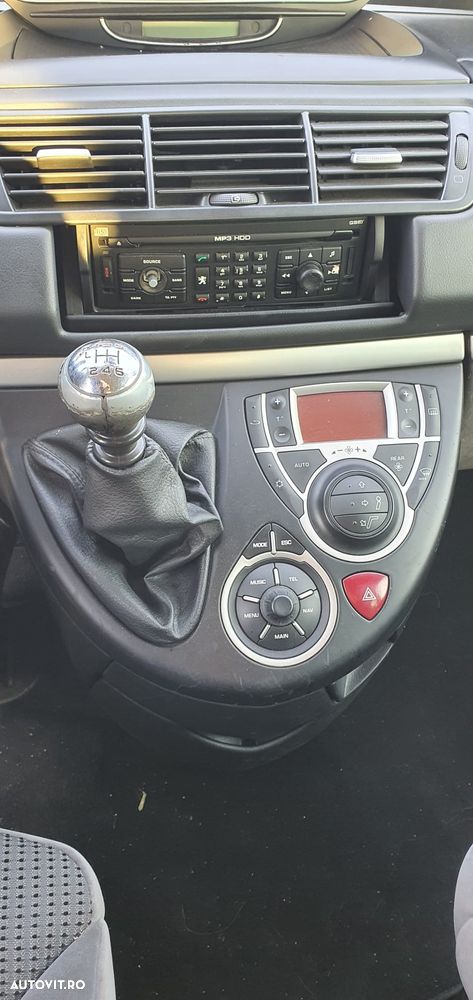 Peugeot 807 HDi 135 Family - 10