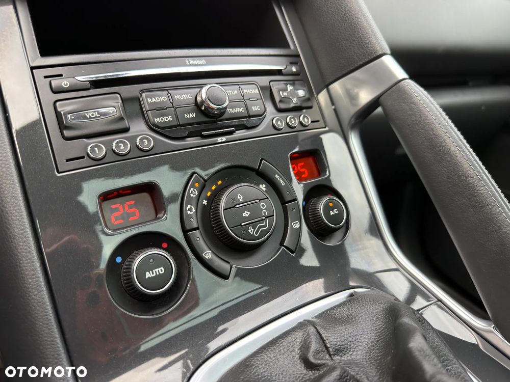 Peugeot 3008 1.6 Premium - 35