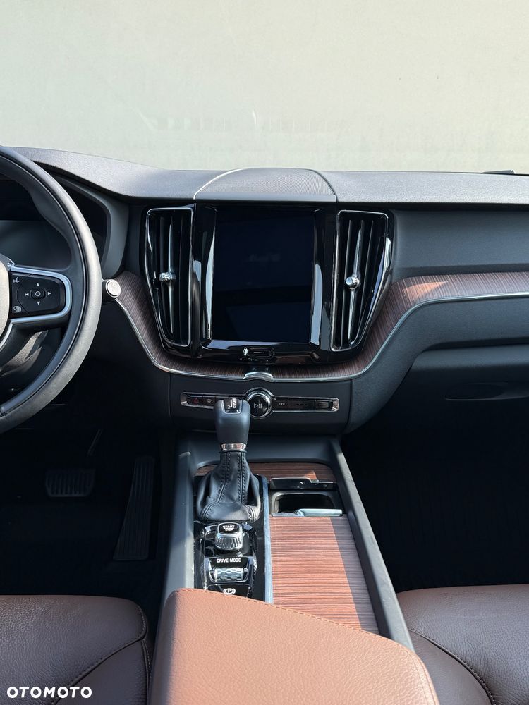 Volvo XC 60 T5 AWD Geartronic Momentum Pro - 10