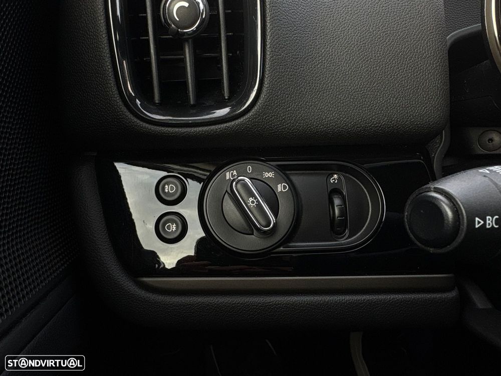 MINI Countryman Cooper SE Premium Classic Auto - 28