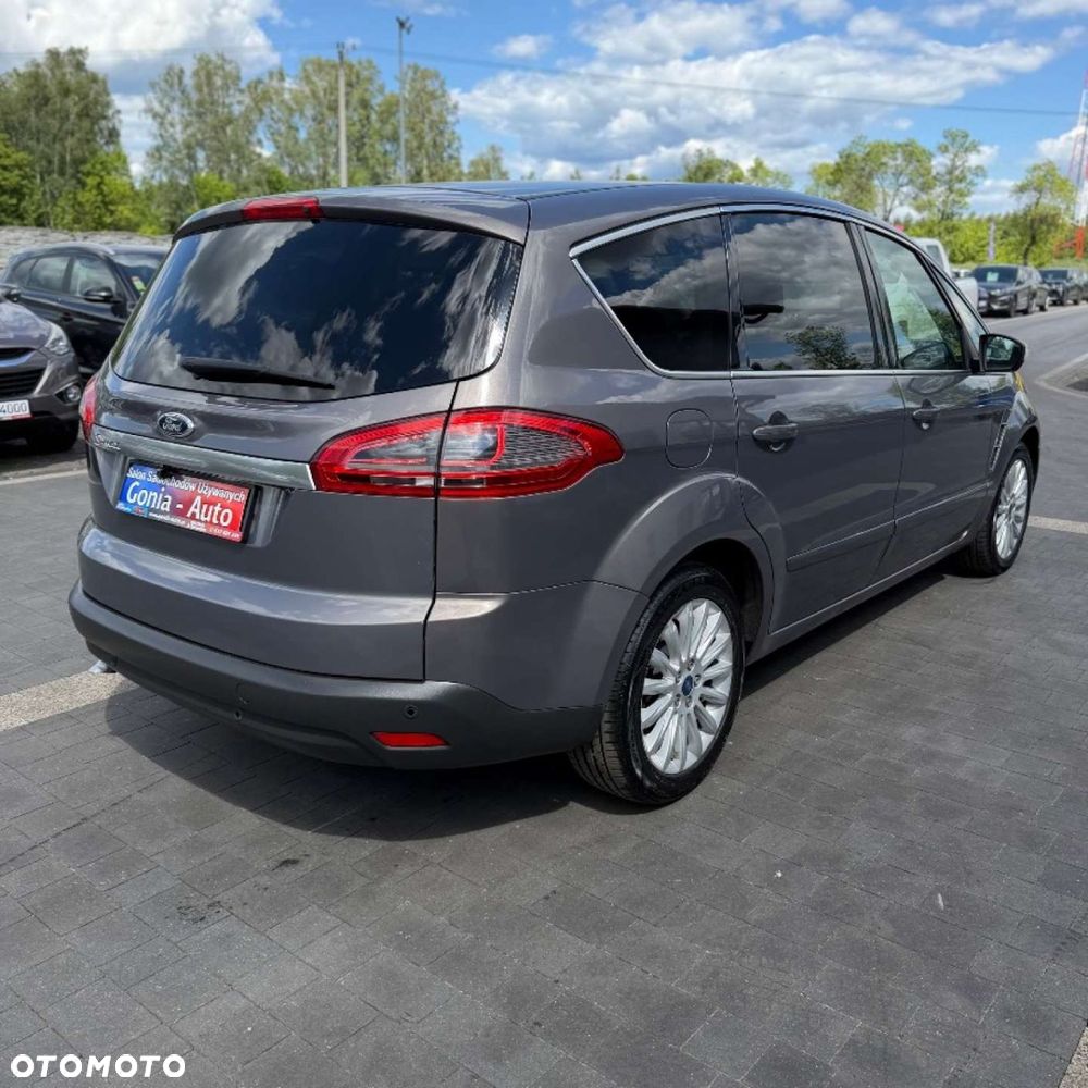 Ford S-Max - 12