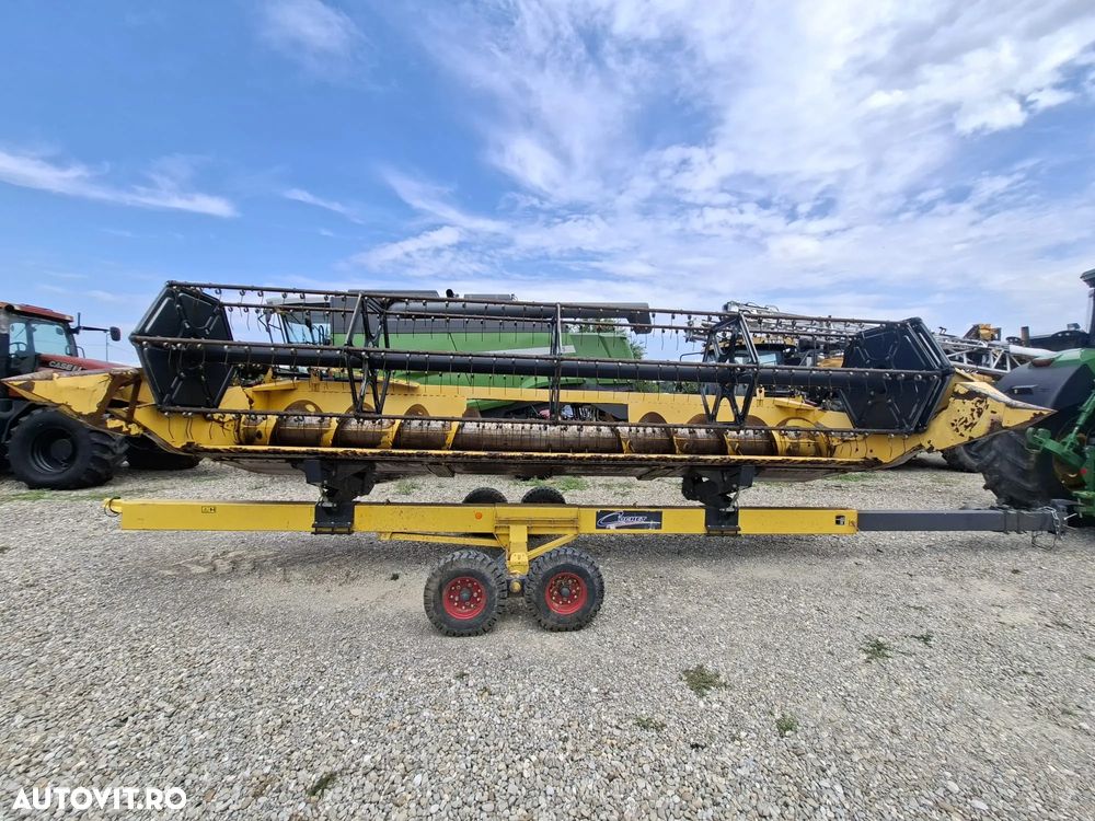 New Holland CX 6.90 ST5 COMBINA AGRICOLA CU HEDER PAIOASE 760CG 6,70M/22FT VF SI CARUCIOR TRANSPORT - 34