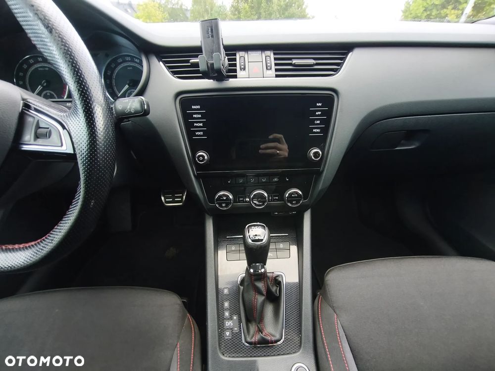Skoda Octavia 2.0 TDI DSG RS - 13