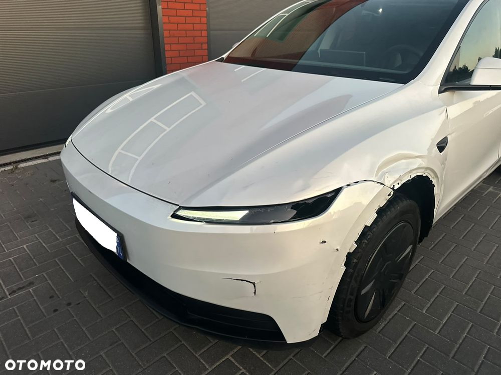 Tesla Model Y Standard - 24