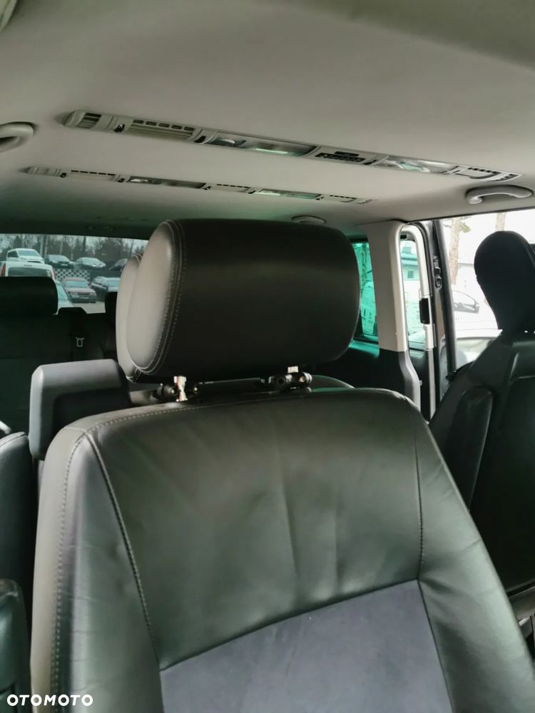 Volkswagen Multivan - 7